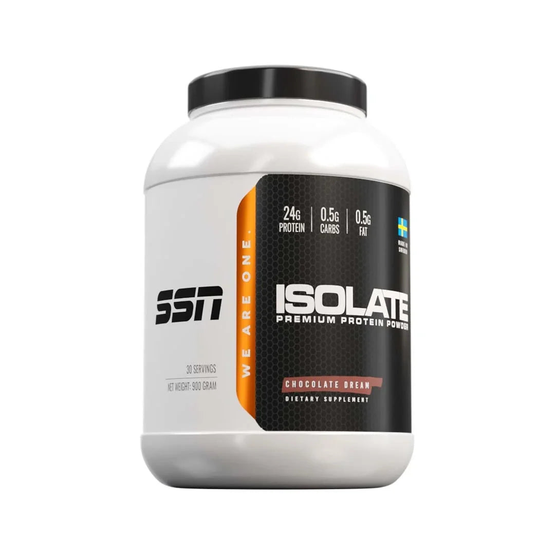 SSN Isolate Protein 900 g proteinpulver i en vit burk med svart lock och etikett för smaken Chocolate Dream., bild 1 av 1