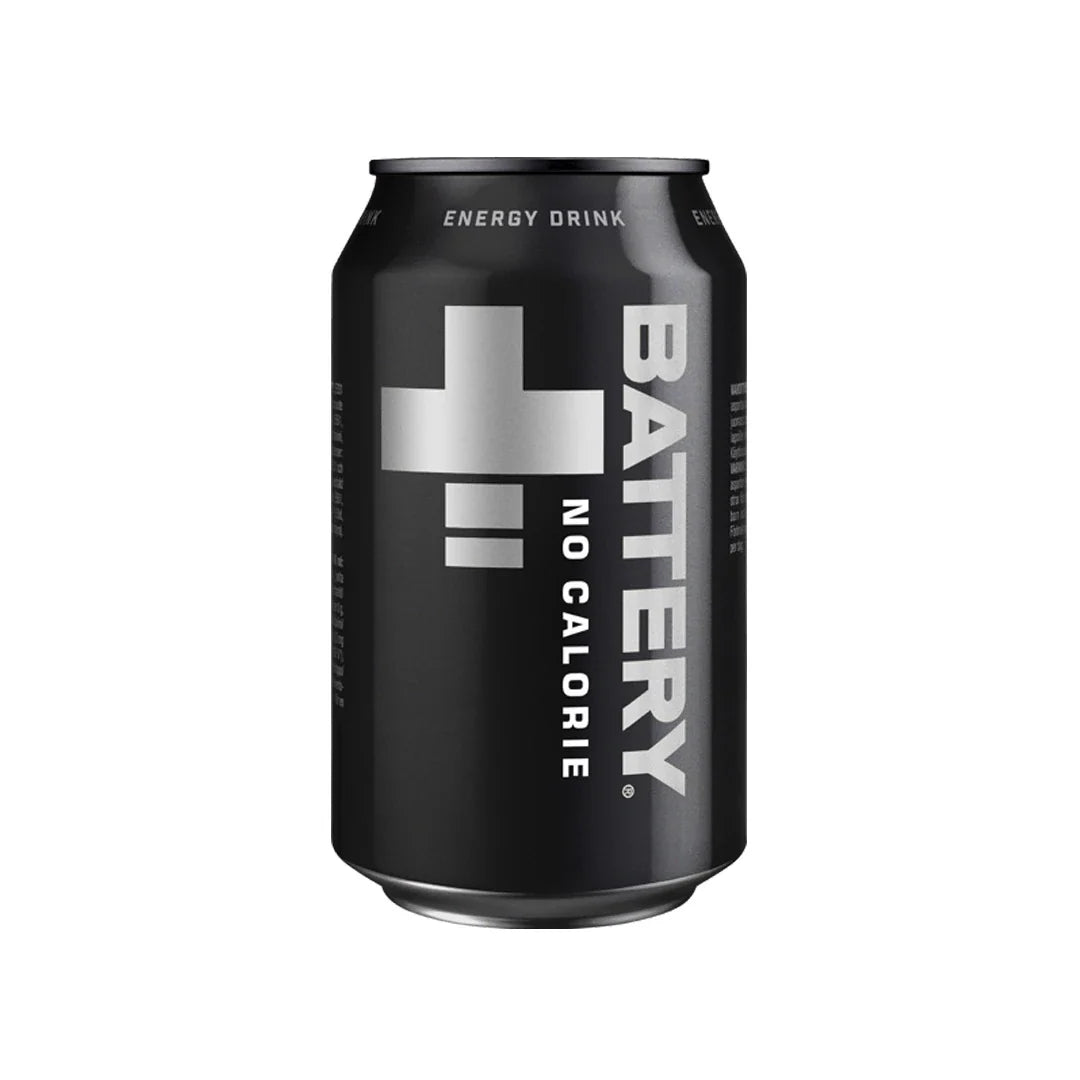 Battery Energy Drink 330 ml kolsyrad dryck i en svart aluminiumburk med guldiga detaljer., bild 2 av 4