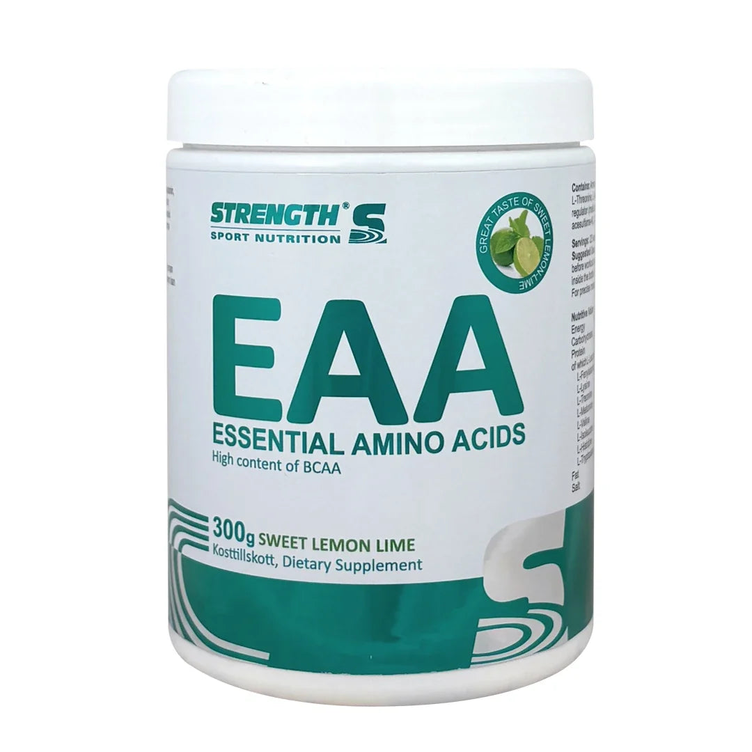 Strength Sport Nutrition EAA 300 g aminosyror i en vit burk med gröna detaljer för smaken Sweet Lemon Lime.