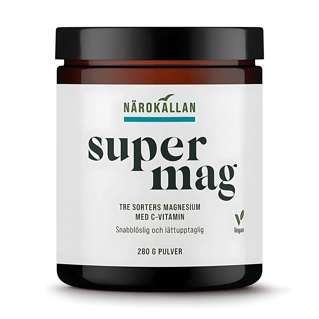 Närokällan Super Mag Pulver 280 g veganvänligt magnesium i en mörkbrun burk med vit etikett och svart lock.