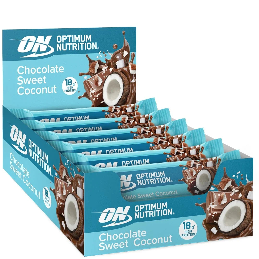 12 x Optimum Nutrition Chocolate Protein Bar 59 g Sweet Coconut i en ljusblå displayförpackning med choklad- och kokosdetaljer.