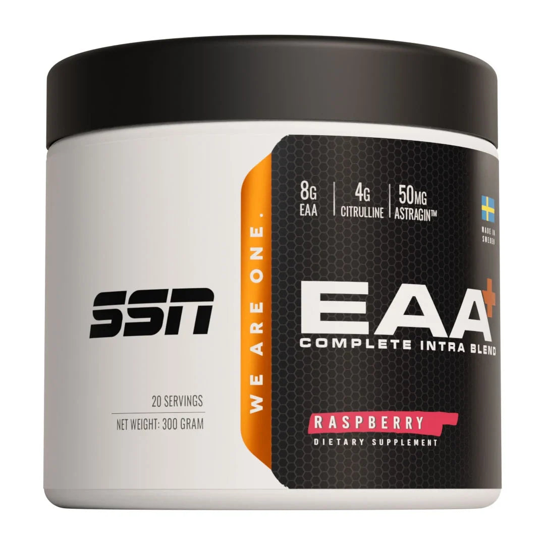 SSN EAA+ 300 g aminosyror i en vit burk med svart lock och orangea detaljer för smaken Raspberry., bild 2 av 4