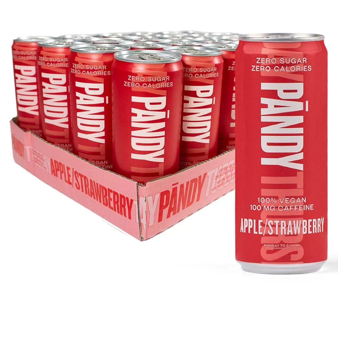 24 x Pändy Soda Energy Drink 330 ml Apple Strawberry i ett rosa flak fyllt med röda burkar.