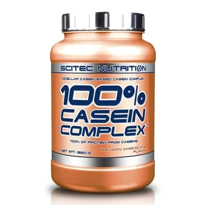 Scitec Nutrition 100% Casein Complex 2.35 kg kaseinprotein i en kopparfärgad burk med silvrigt lock och mörkblå text., bild 1 av 2